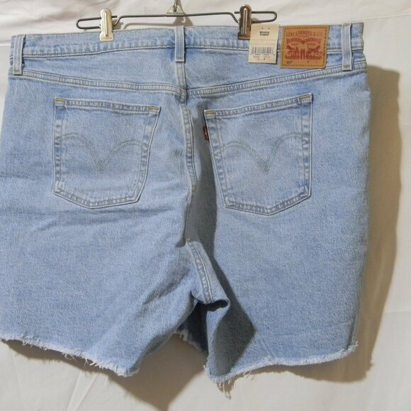 Levis 501 Distressed Shorts - size 16W - Picture 3 of 3